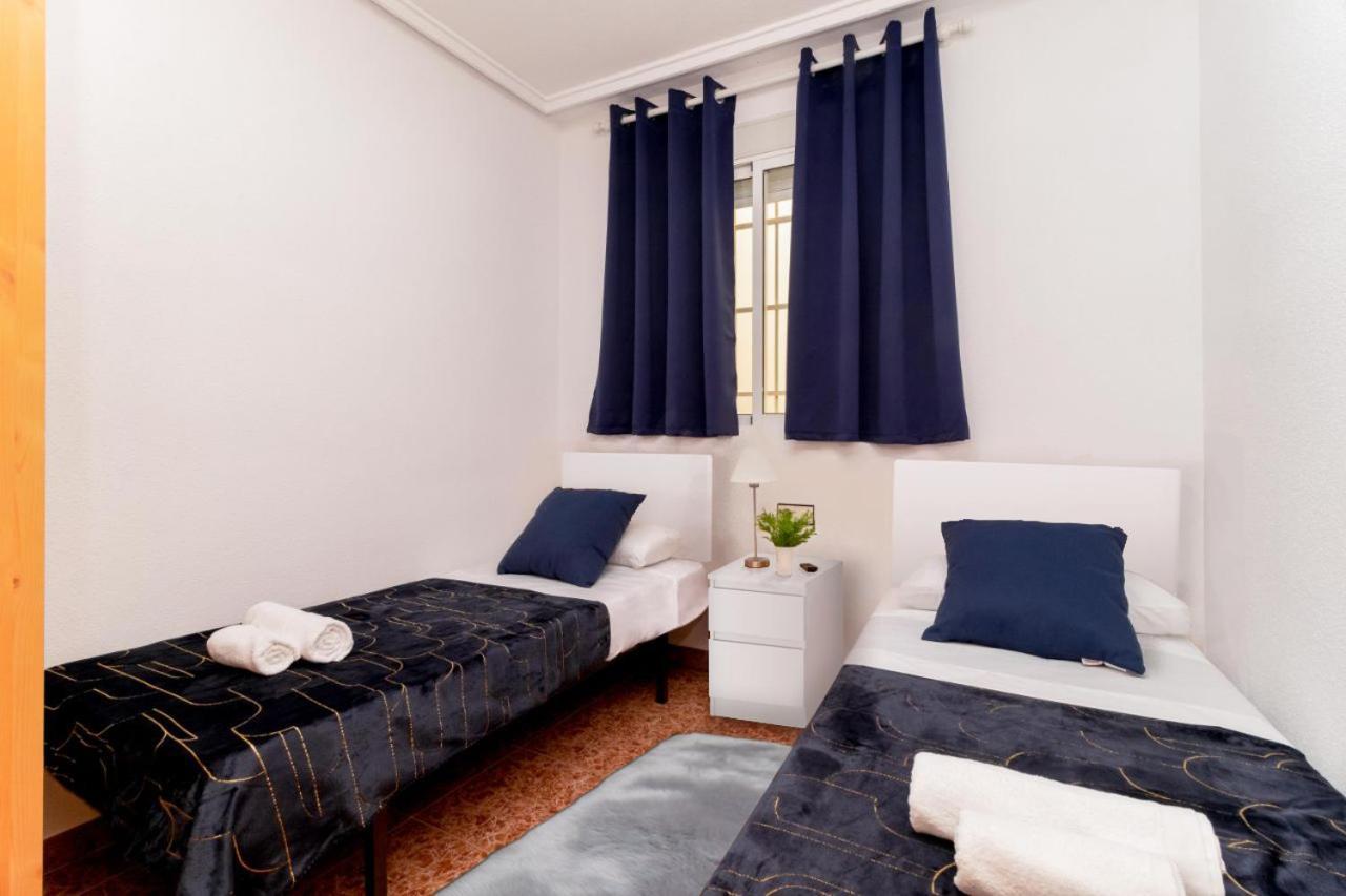 Apartamentos Villa Madrid Torrevieja Extérieur photo