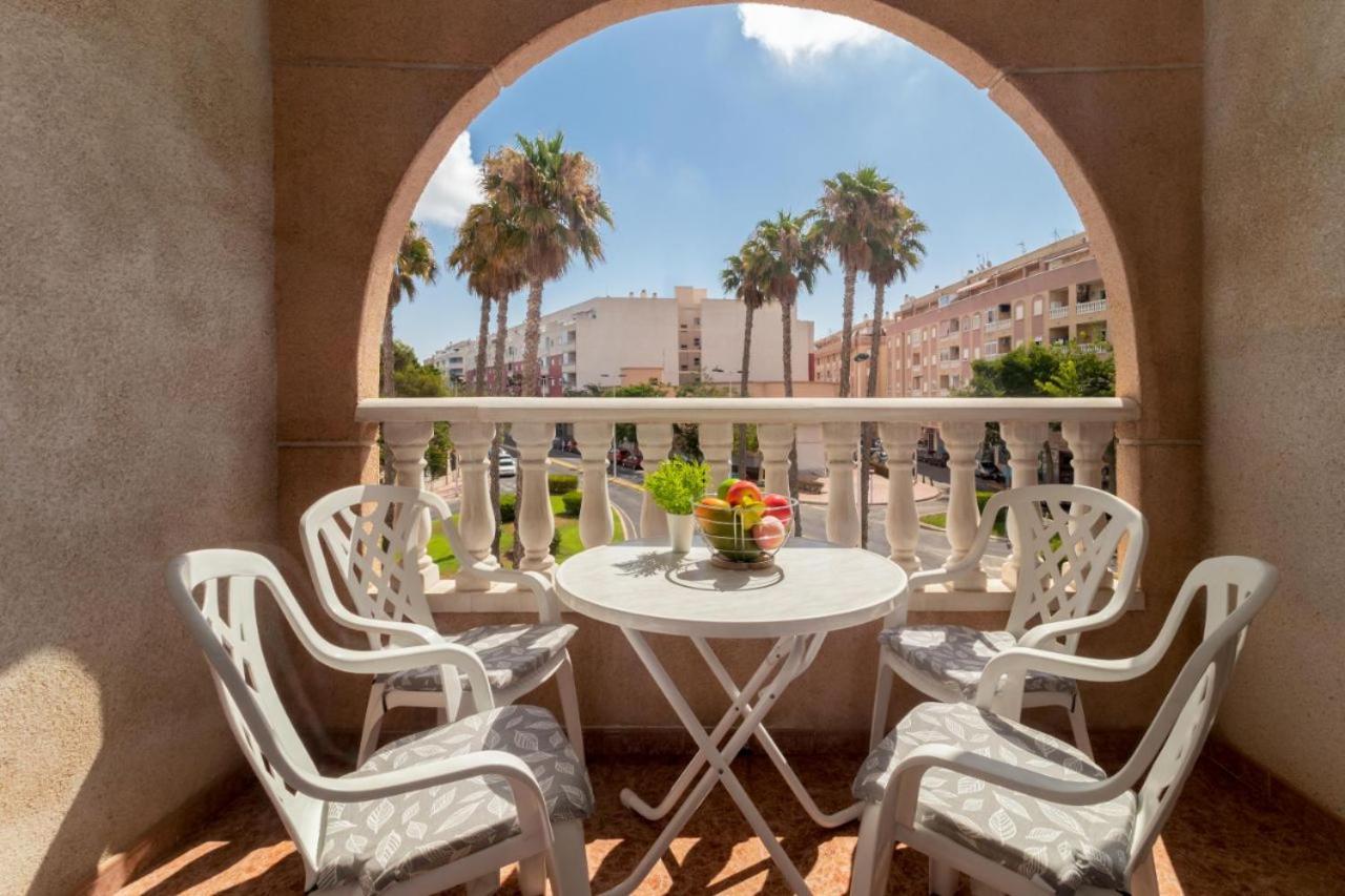 Apartamentos Villa Madrid Torrevieja Extérieur photo